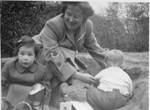 'Maisie' Elizabeth Dodd with daughter Barbara